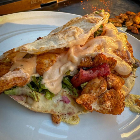 Chicken Tacos mit scharfem Hähnchen & cremiger Sauce