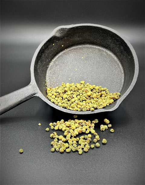 vyrtse grüner Pfeffer geräuchert